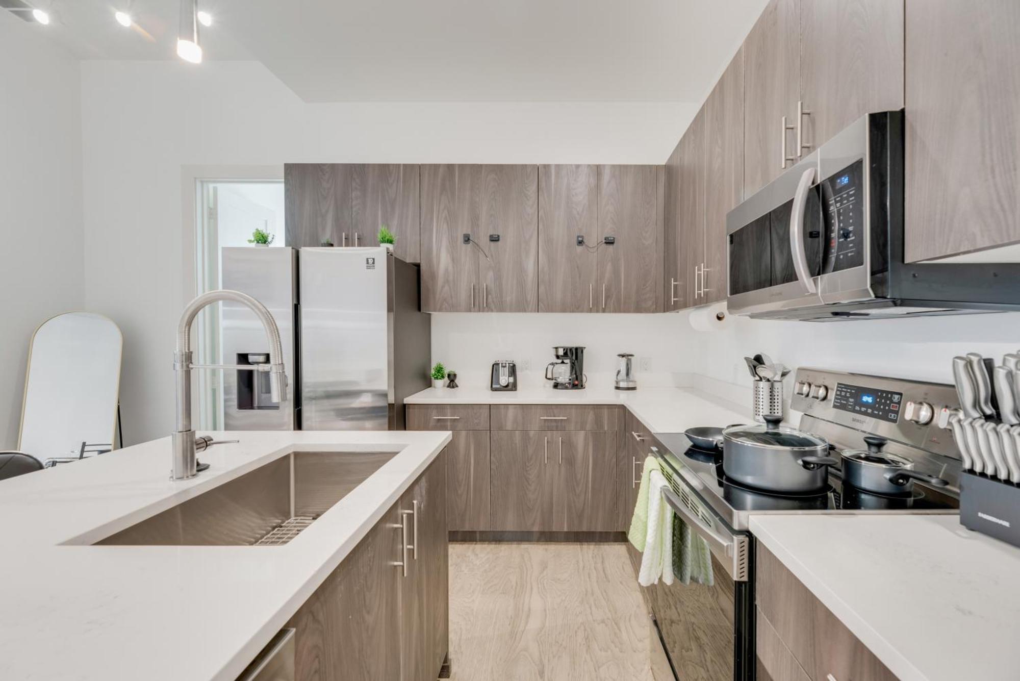 Snappy Loft Style 2Br I Gym I Parking I Workspace Dallas Luaran gambar