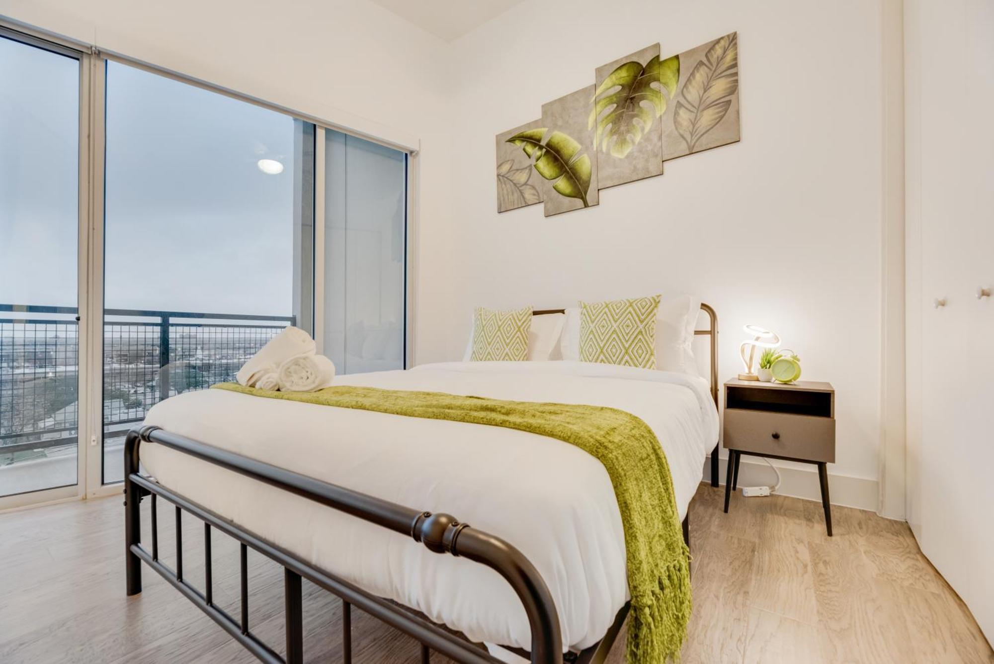 Snappy Loft Style 2Br I Gym I Parking I Workspace Dallas Luaran gambar
