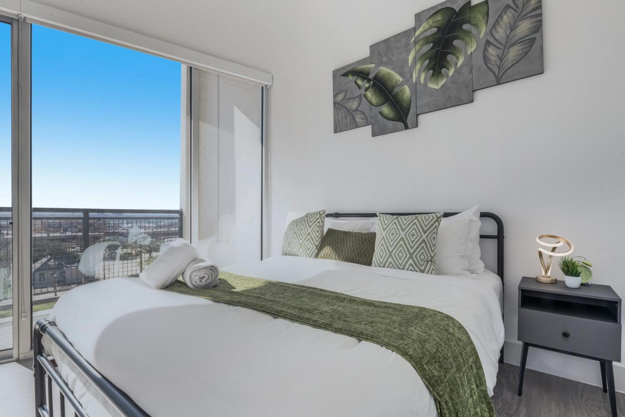 Snappy Loft Style 2Br I Gym I Parking I Workspace Dallas Luaran gambar